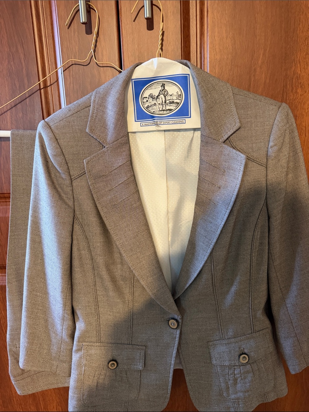 WHBM Women's Taupe pants suit. Size 6S pants ; size 4 jacket